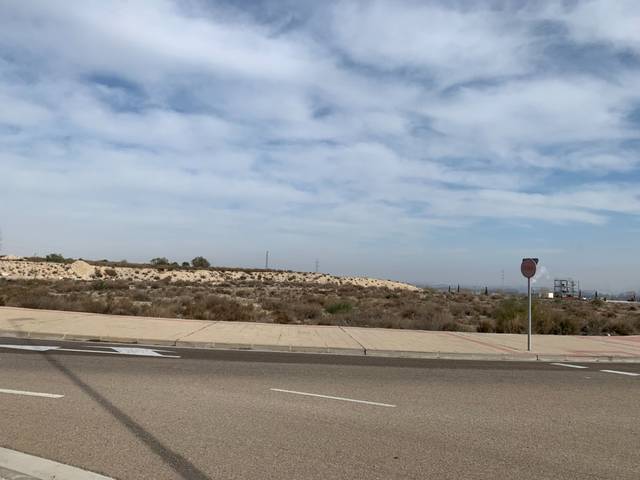 Terreno industrial en Venta en Cartuja Baja
