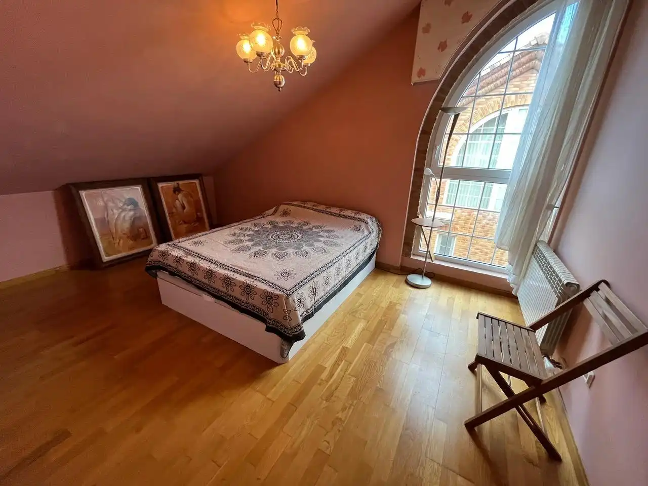 Habitación de Casa adosada en venta en Zaragoza con Aire acondicionado, Calefacción y Jardín privado