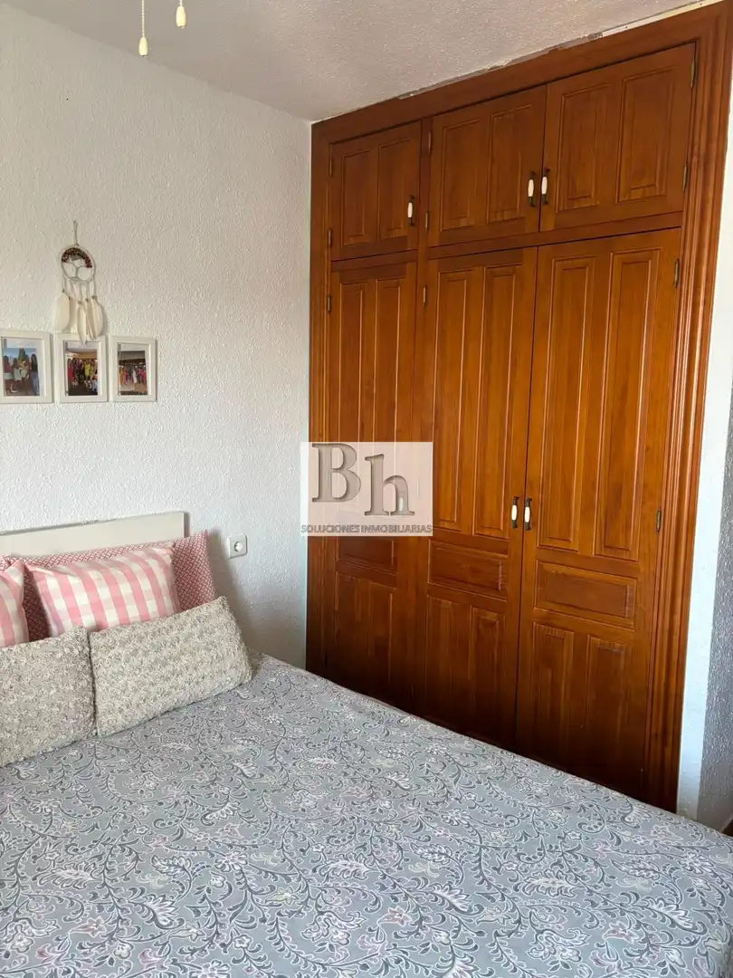 Schlafzimmer von Wohnung zum Verkauf in Málaga mit Klimaanlage, Privatgarten und Parkett