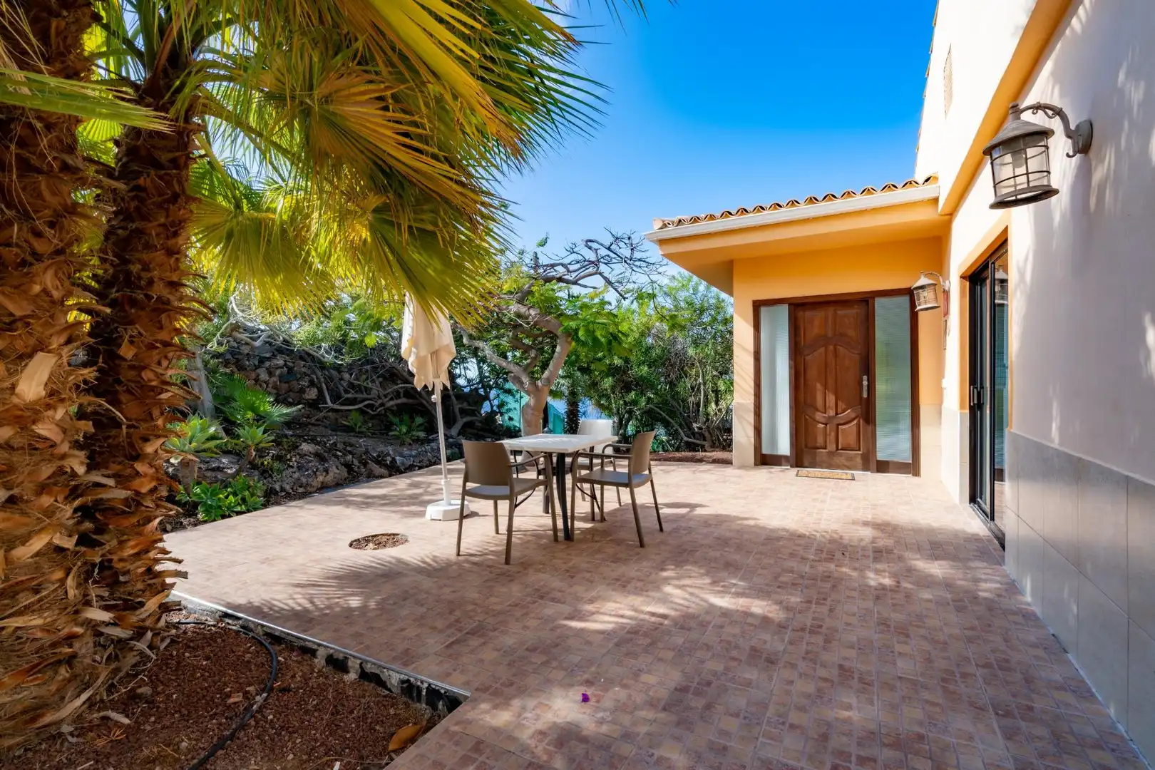 Terrassa de Casa o xalet en venda en Guía de Isora amb Aire condicionat, Jardí privat i Terrassa