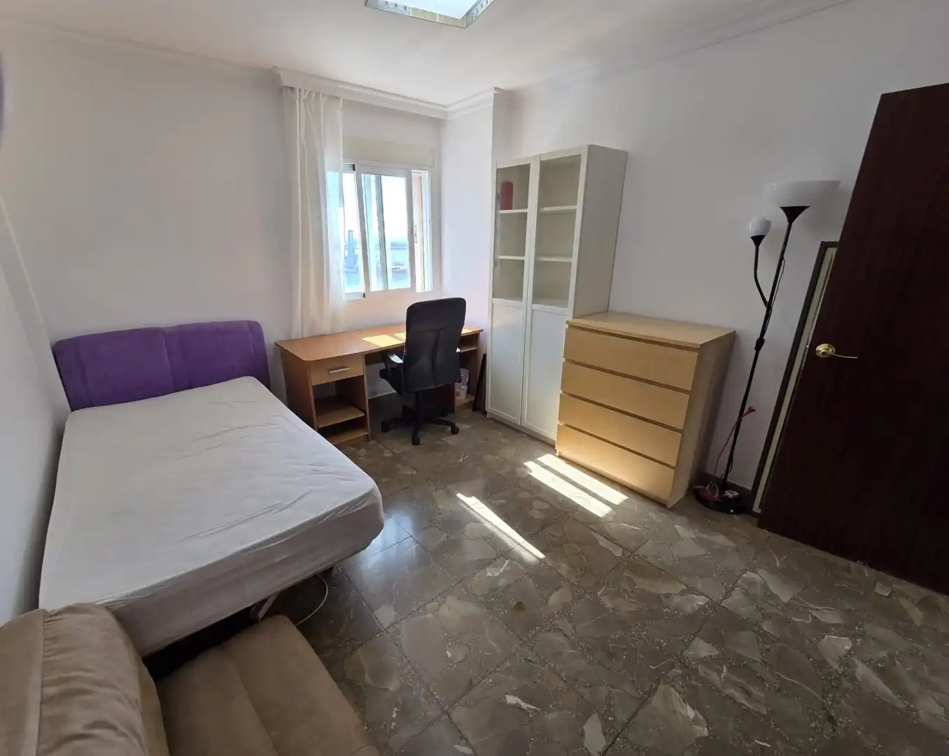 Habitación de Piso de alquiler en Málaga con Aire acondicionado y Amueblado