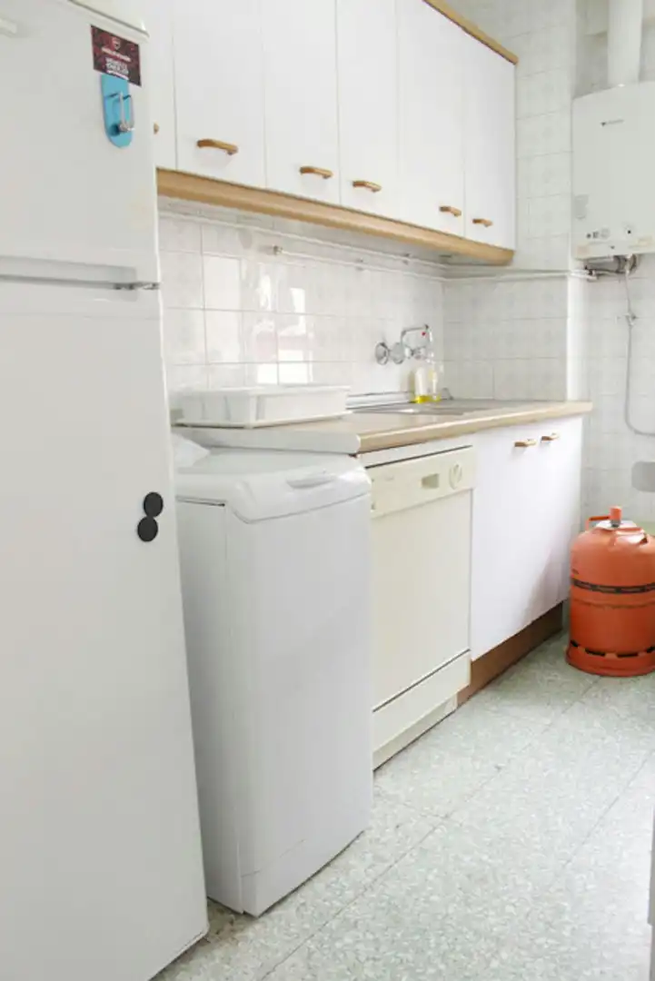 Küche von Wohnung zur untervermieten in Sevilla mit Klimaanlage, Möbliert und Waschmaschine