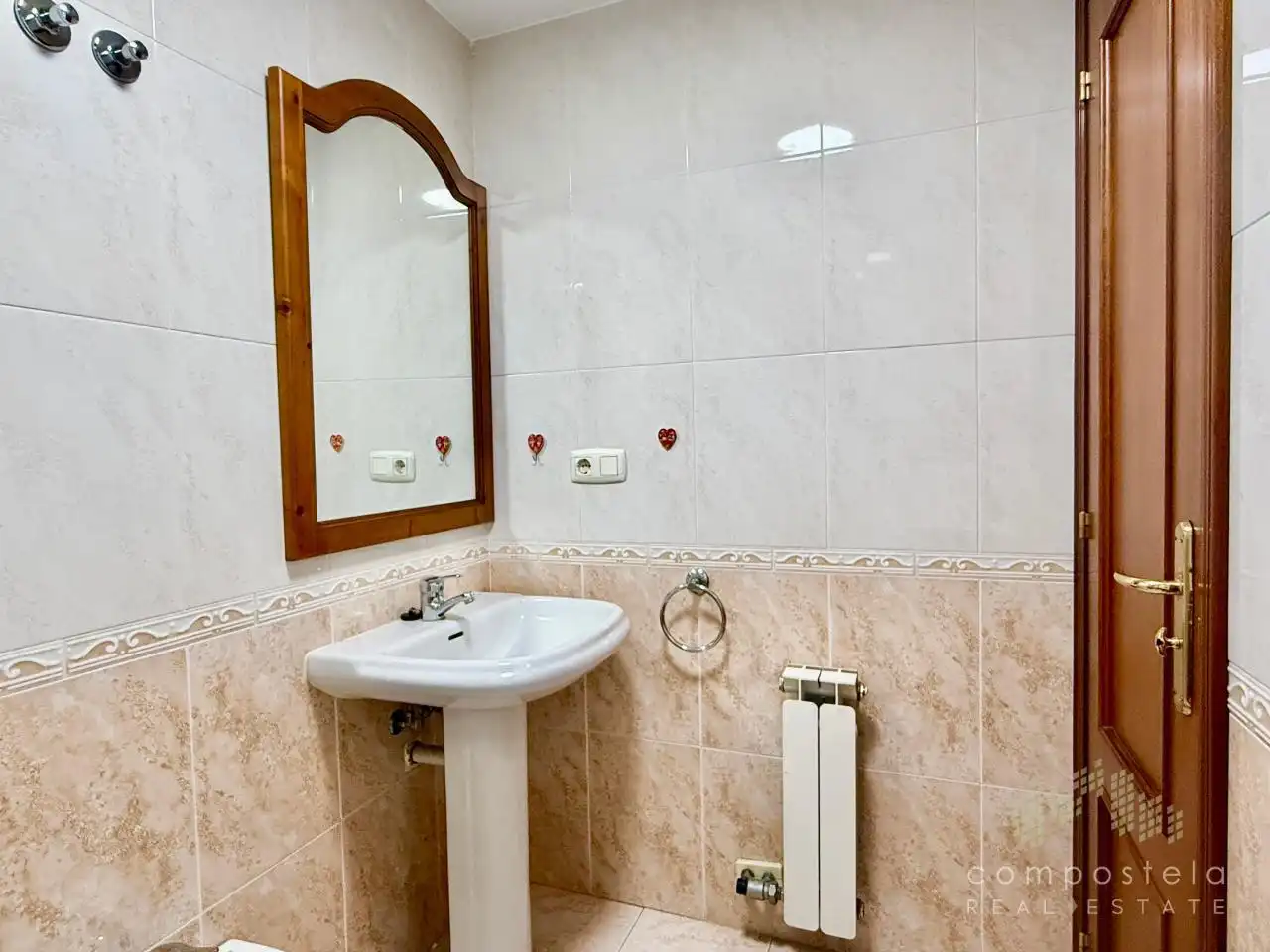 Bathroom of Flat for rent in Ames  with Heating, Storage room and Balcony