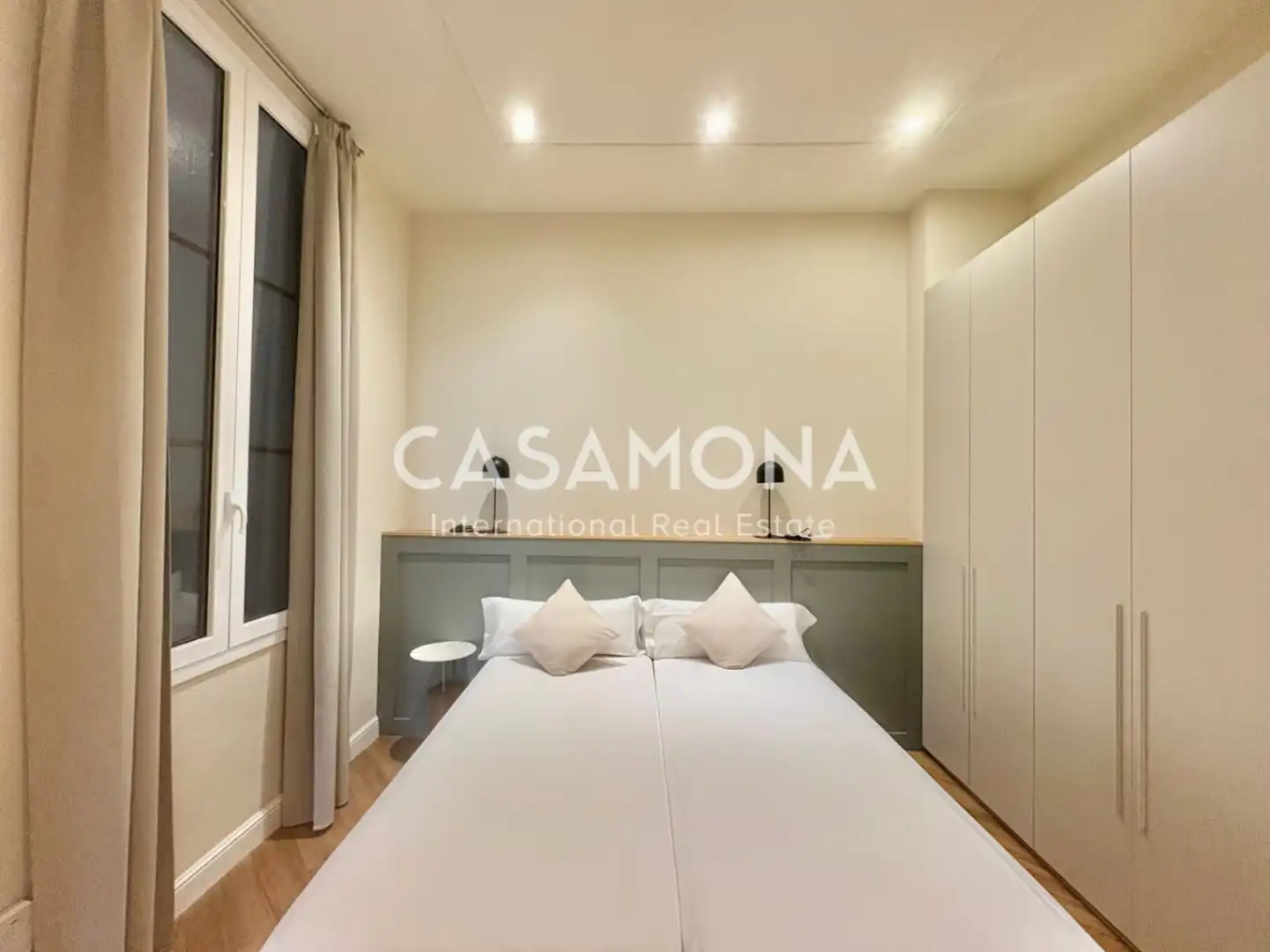 Dormitori de Apartament en venda en Barcelona amb Aire condicionat, Calefacció i Terrassa