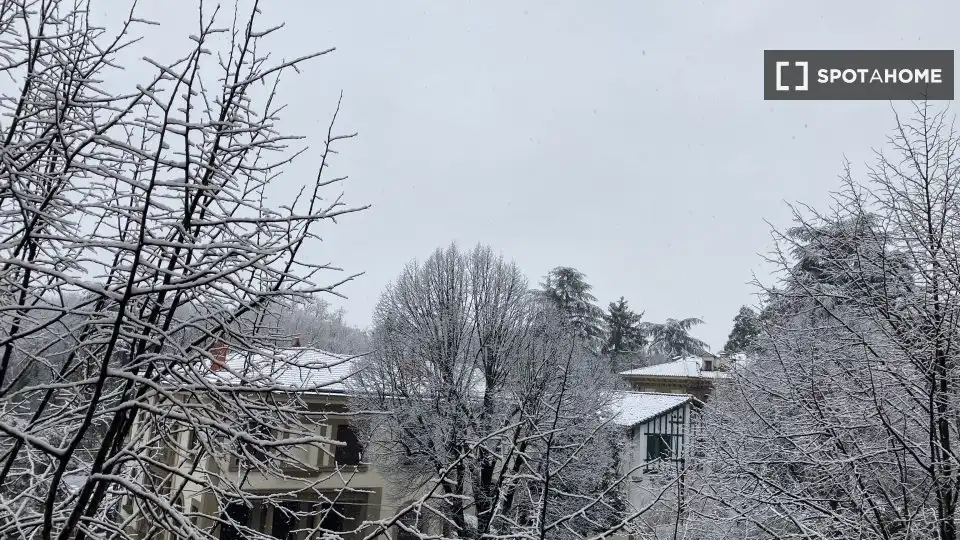 Außenansicht von Wohnung zur untervermieten in  Pamplona / Iruña mit Klimaanlage, Heizung und Terrasse