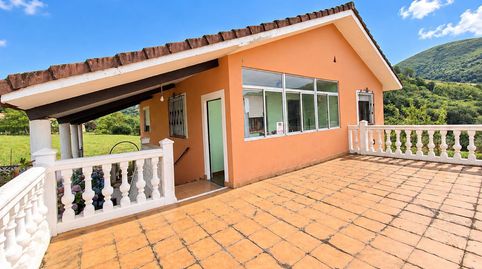 Casa en venta en Belmonte De Miranda, 3 dormitorios., imatge 3