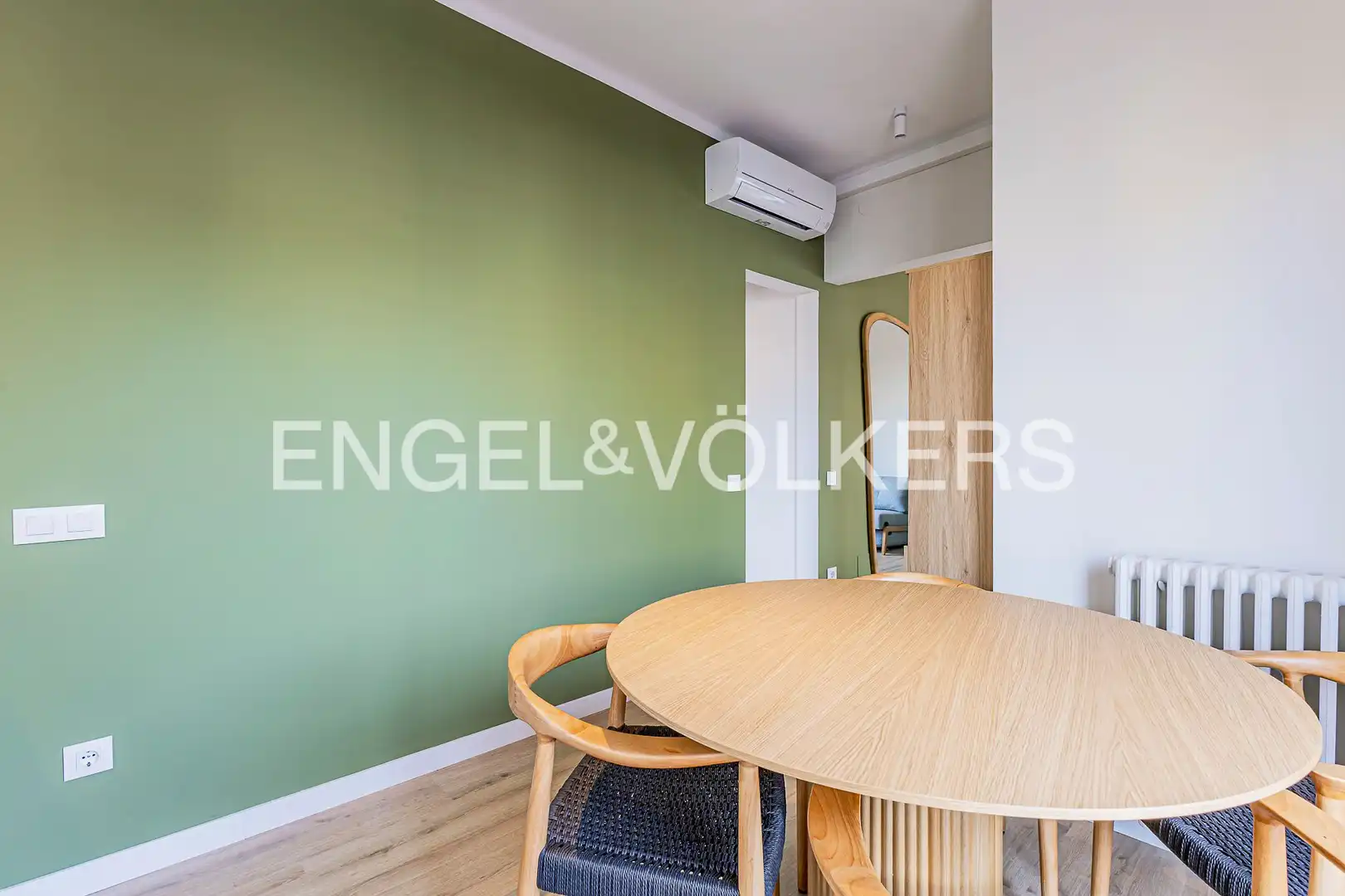 Comedor de Ático de alquiler en Barcelona con Aire acondicionado, Calefacción y Parquet