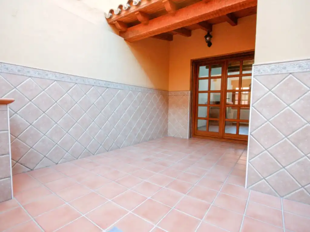 Casa adosada de alquiler en Coín
