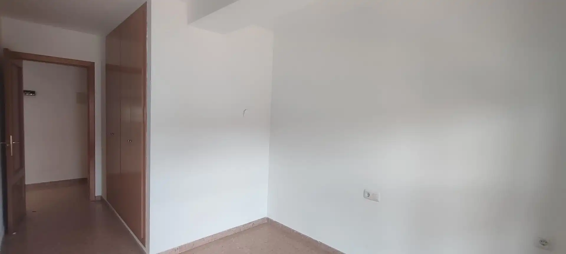 Schlafzimmer von Wohnung zur Miete in Paiporta mit Balkon