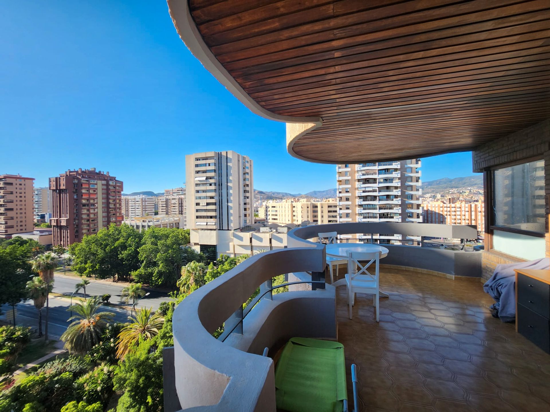 Vista exterior de Pis en venda en Málaga Capital amb Aire condicionat, Terrassa i Moblat