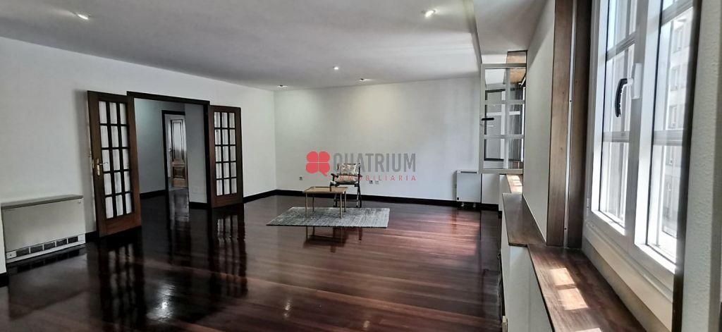 Sala d'estar de Pis de lloguer en Santiago de Compostela  amb Calefacció