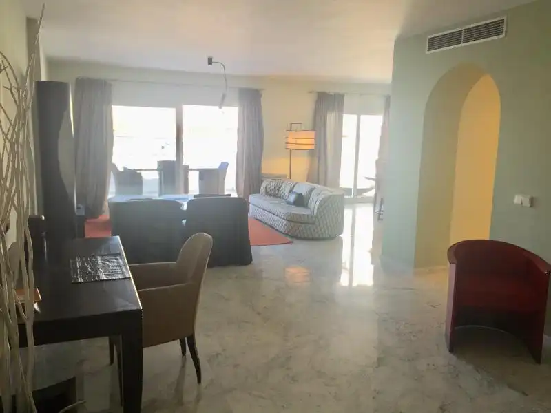 Comedor de Ático en venta en Marbella con Aire acondicionado, Terraza y Trastero
