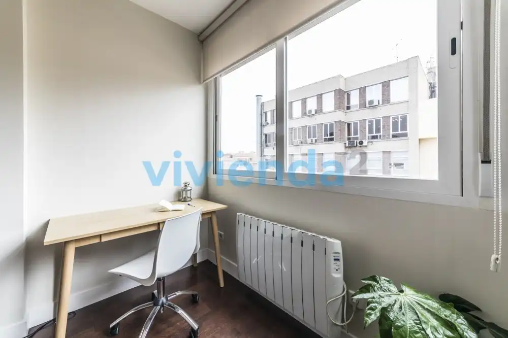 Schlafzimmer von Wohnung zur Miete in Madrid mit Klimaanlage und Heizung