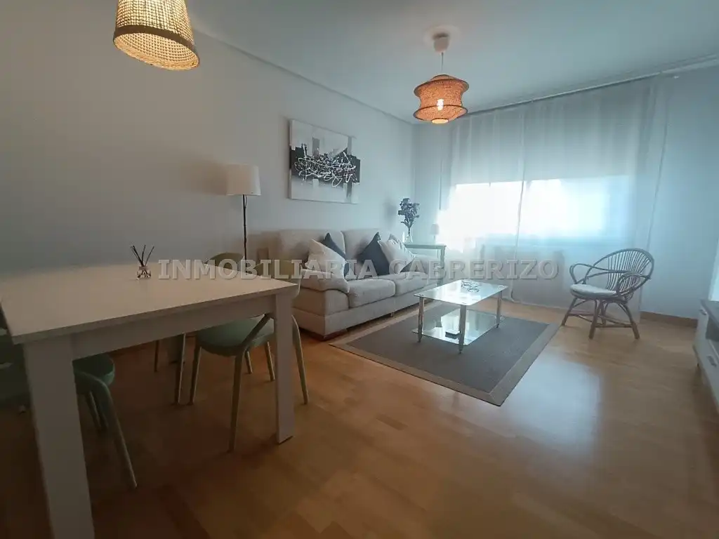 Wohnzimmer von Wohnungen zur Miete in  Logroño mit Klimaanlage, Heizung und Parkett