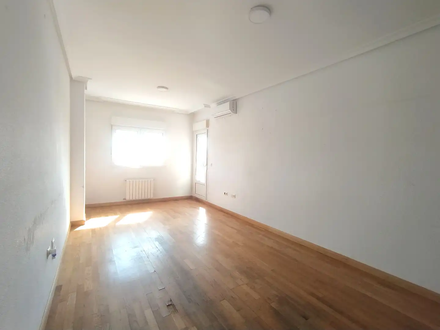 Schlafzimmer von Wohnung zum Verkauf in Mérida mit Klimaanlage, Abstellraum und Balkon
