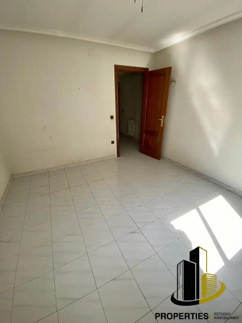 Bedroom of Flat for sale in Guijuelo