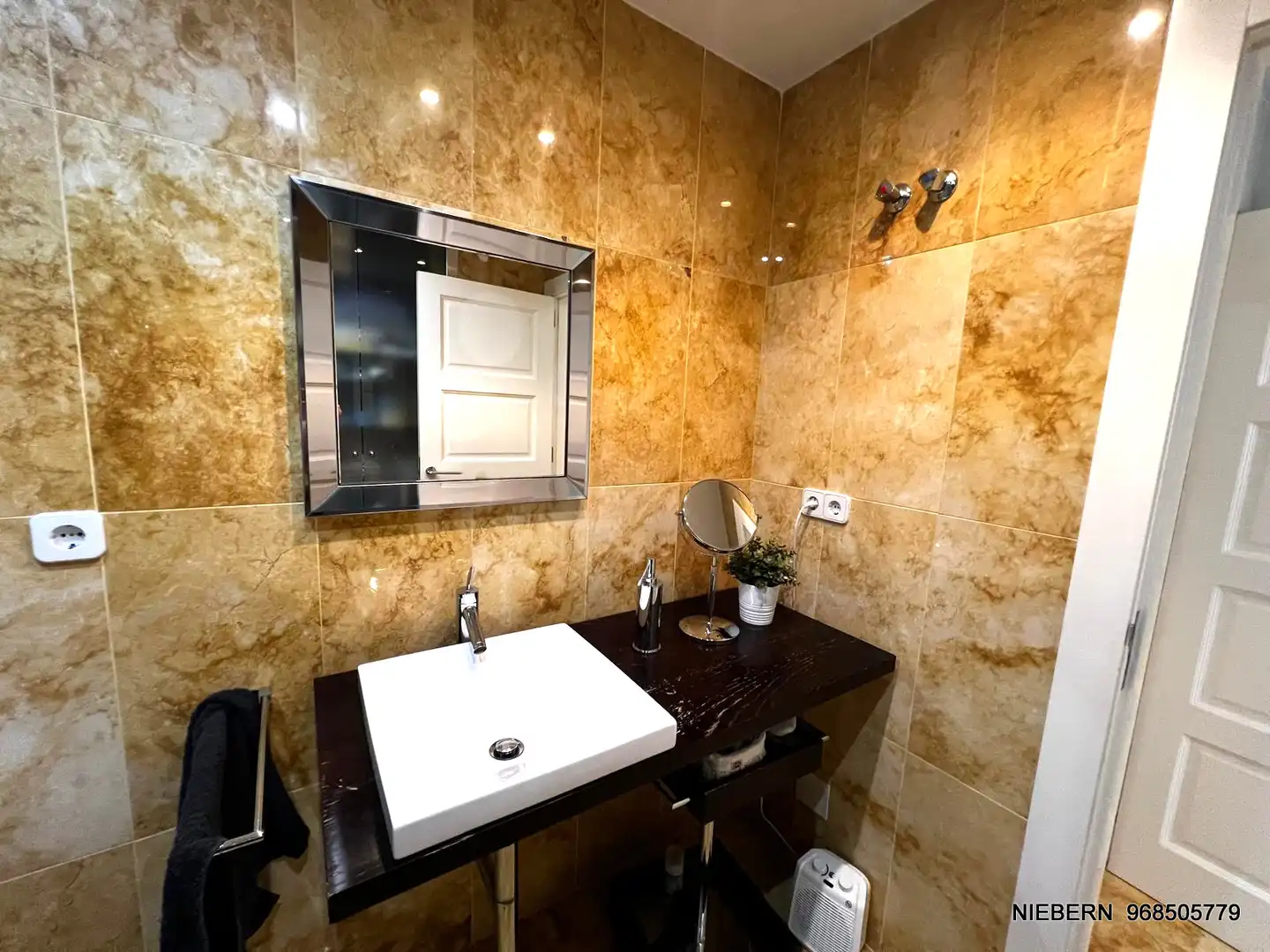 Wohnung zur Miete in Avenida Reina Victoria Eugenia, Alameda
