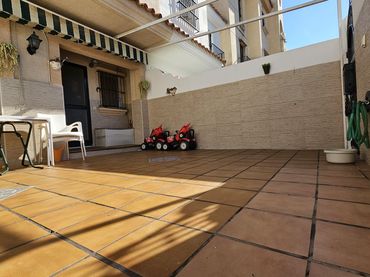 Adossat amb jardí en venda a Calle Turquía 28