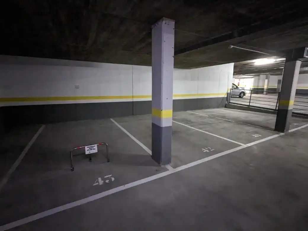 Parkplatz von Garage zum Verkauf in Sabiñánigo