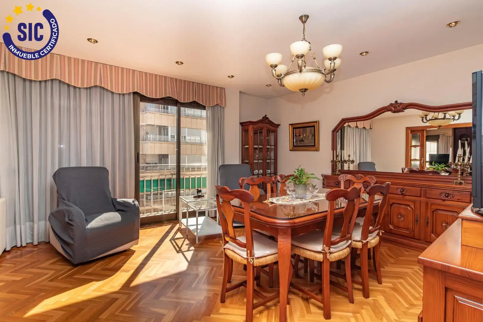 Comedor de Piso en venta en Vila-real con Calefacción, Parquet y Amueblado