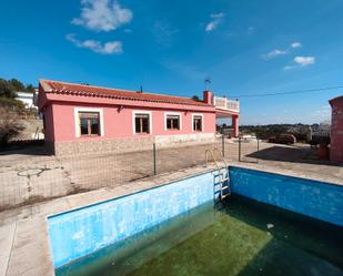 Piscina de Casa o xalet en venda en Chiva amb Aire condicionat, Jardí privat i Terrassa