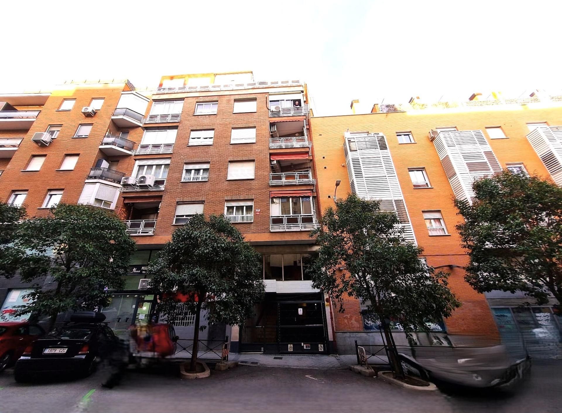 Exterior view of Garage for sale in  Madrid Capital