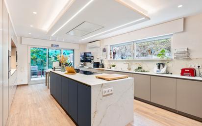 Kitchen of House or chalet for sale in Badalona  with Air Conditioner, Heating and Parquet flooring