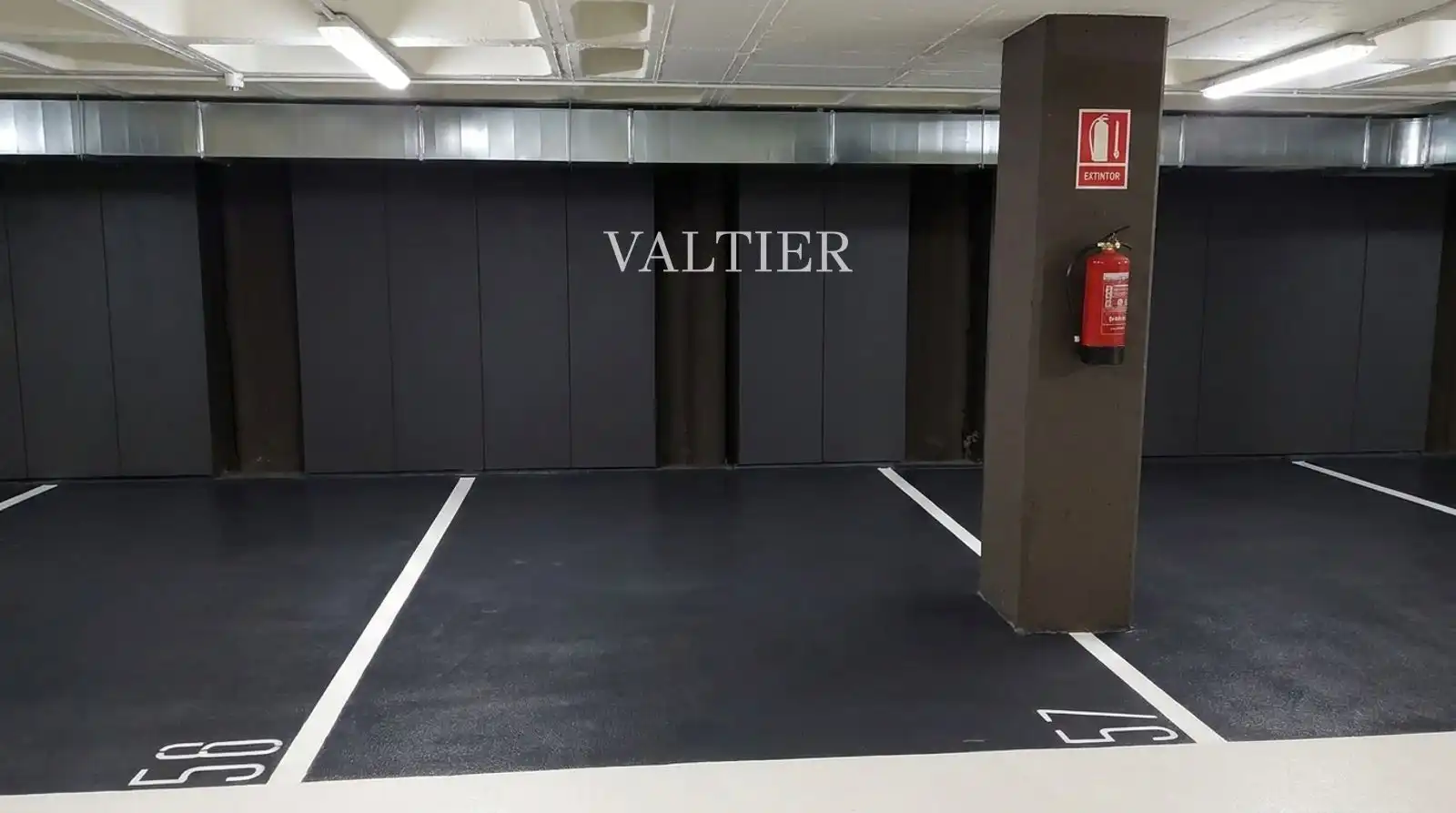 Parkplatz von Dachboden zur Miete in Madrid mit Heizung, Abstellraum und Schwimmbad