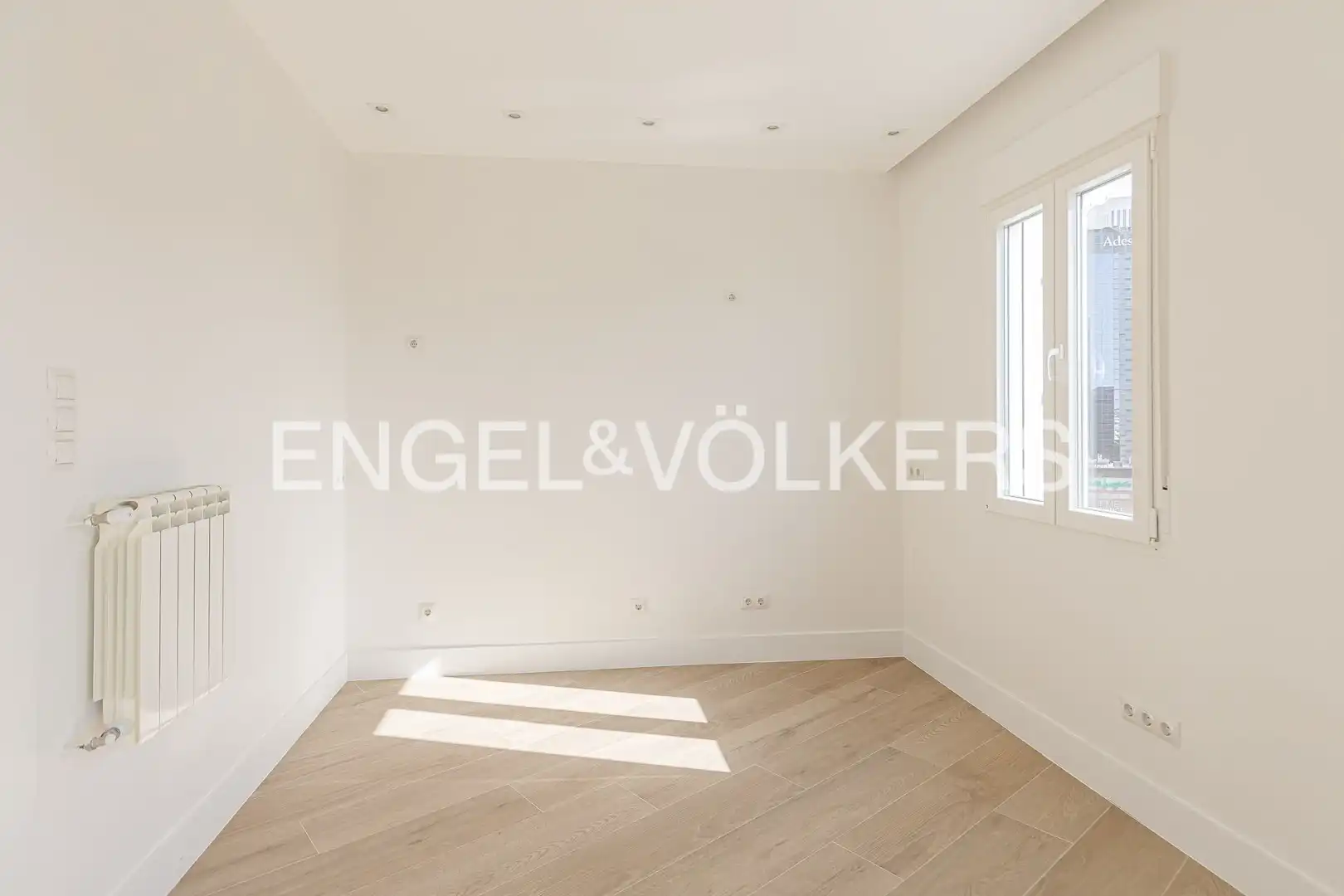 Bedroom of Flat for rent in Madrid  with Air Conditioner and Heating