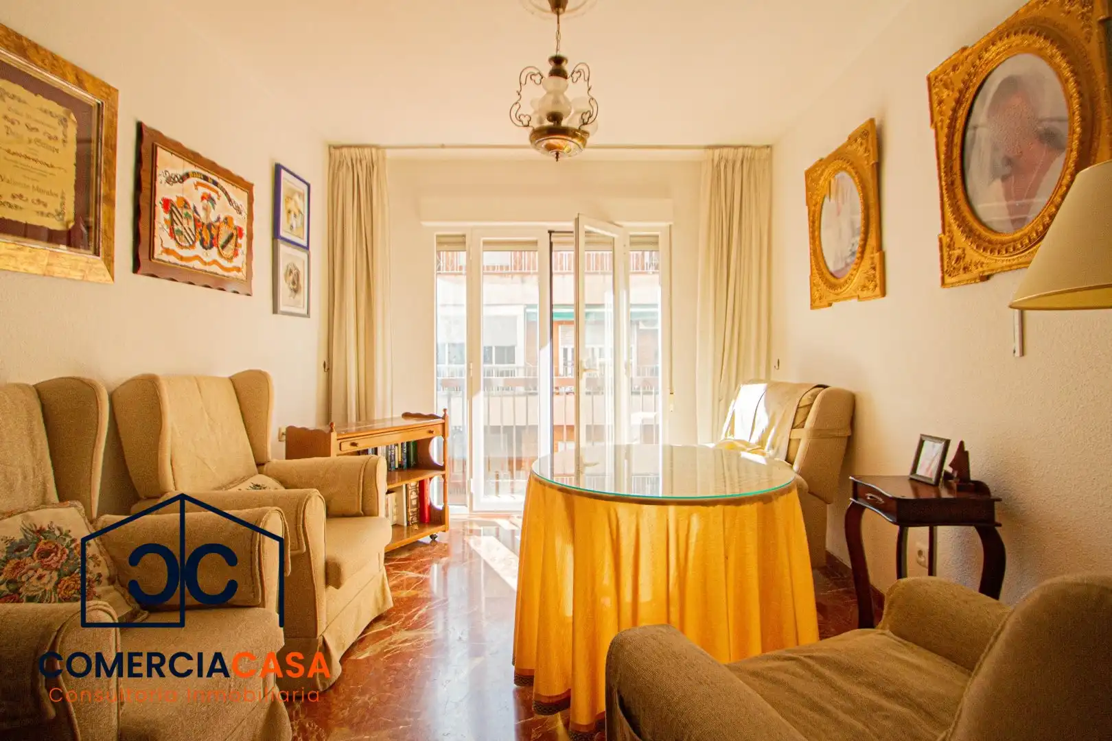 Vista exterior de Piso en venta en  Granada Capital con Calefacción, Amueblado y Balcón