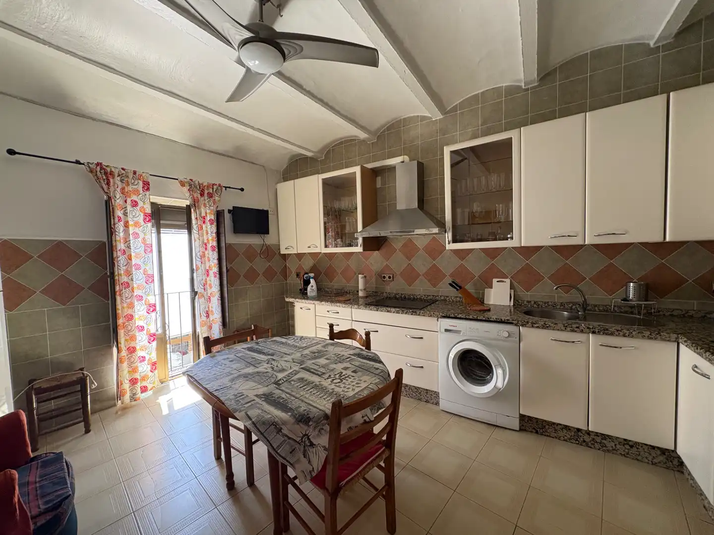 Küche von Haus oder Chalet zum Verkauf in Llerena mit Terrasse, Möbliert und Ofen