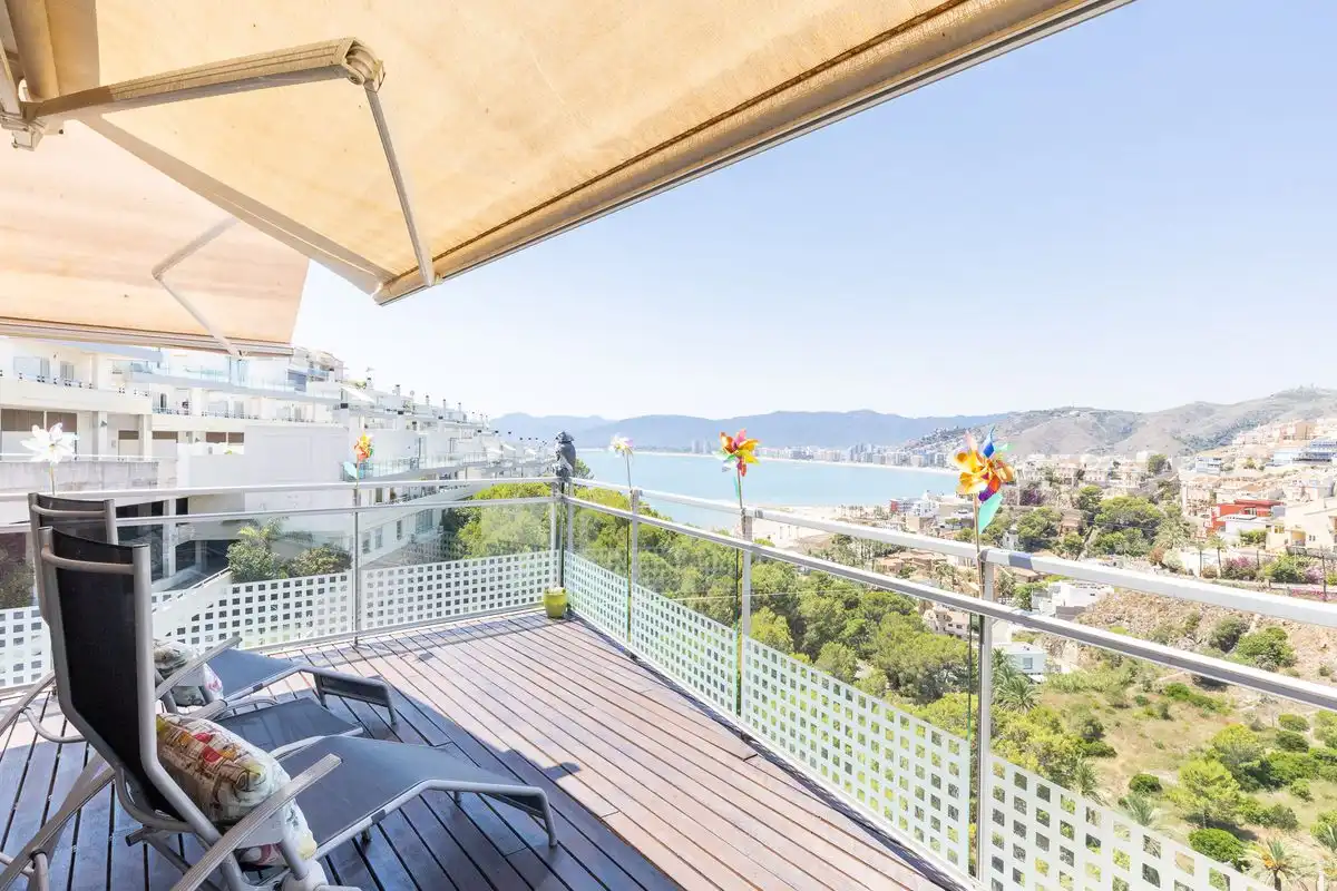 Maison jumelée avec terrasse à vendre à El Faro