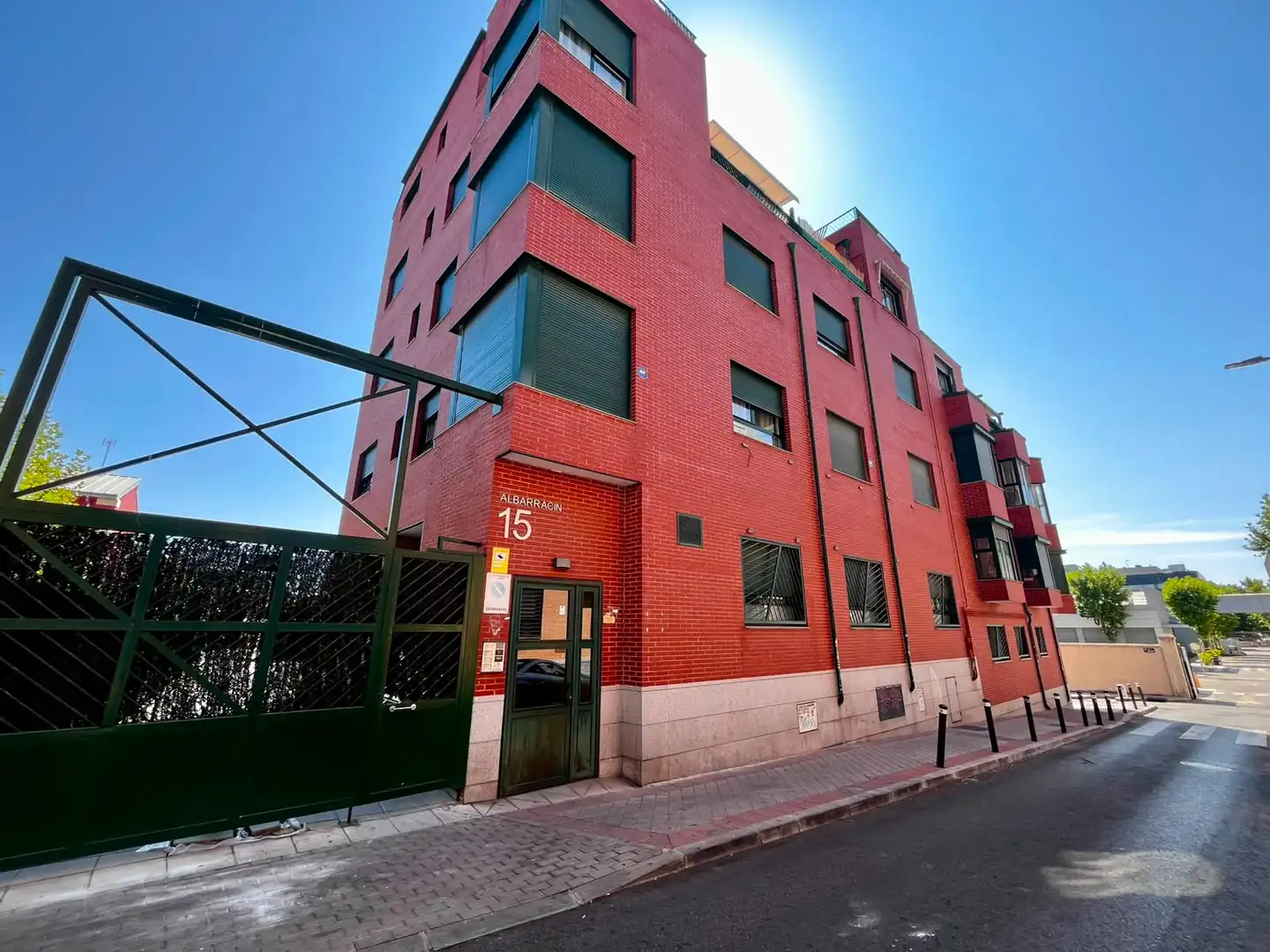 Garage for rent in Calle de Albarracín, 15, Simancas