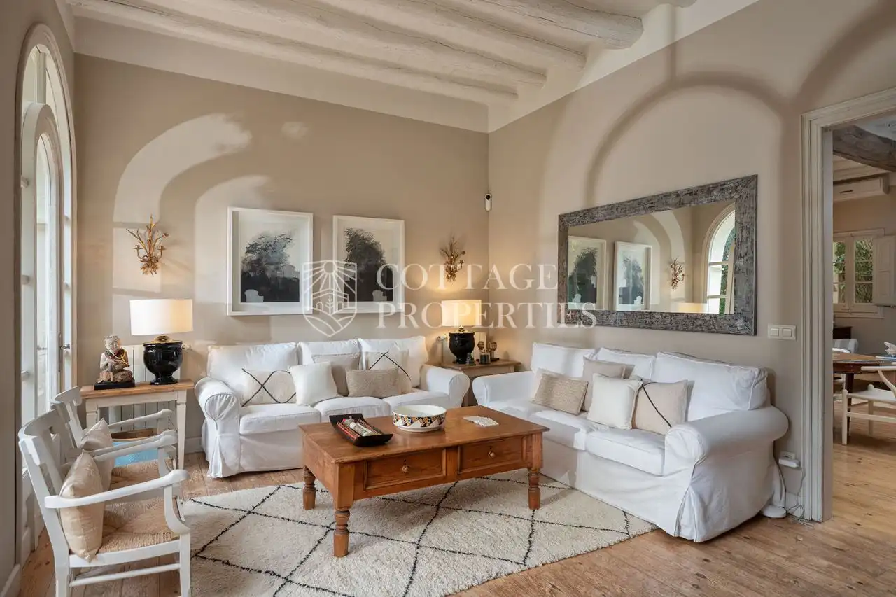 Sala de estar de Finca rústica en venta en Torroella de Fluvià con Aire acondicionado, Jardín privado y Terraza