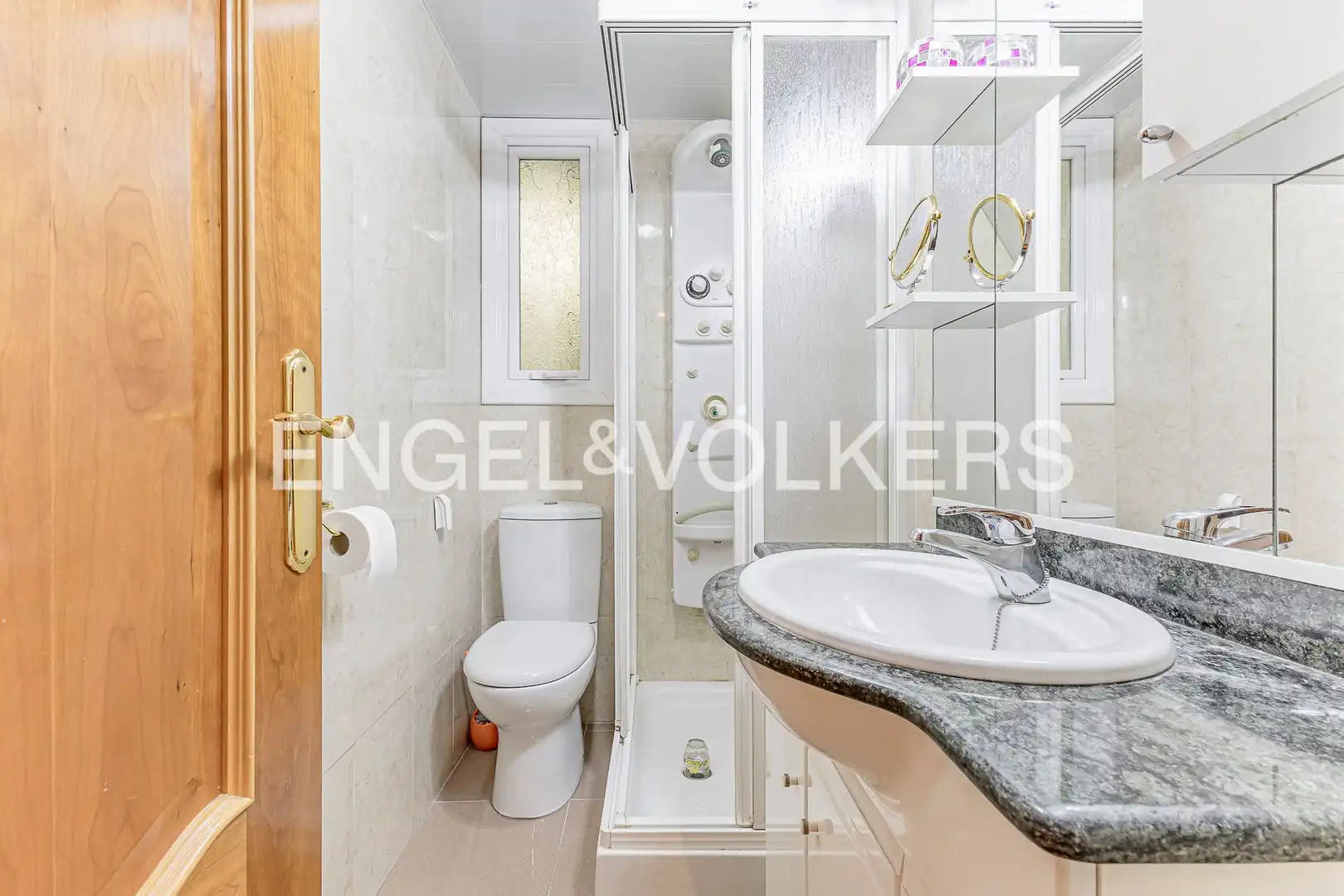 Bathroom of Flat for sale in Barcelona  with Air Conditioner, Heating and Furnished