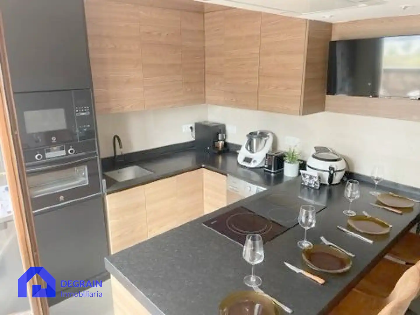 Cocina de Ático en venta en Oviedo  con Calefacción, Parquet y Terraza