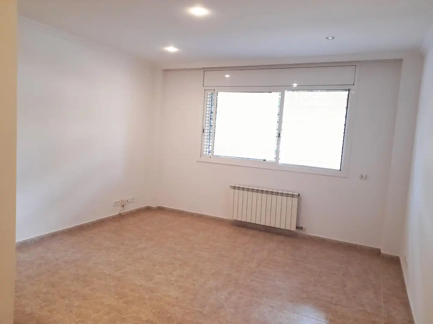 Appartamento con ascensore in affitto a El Palau - Escorxador, imagen 3