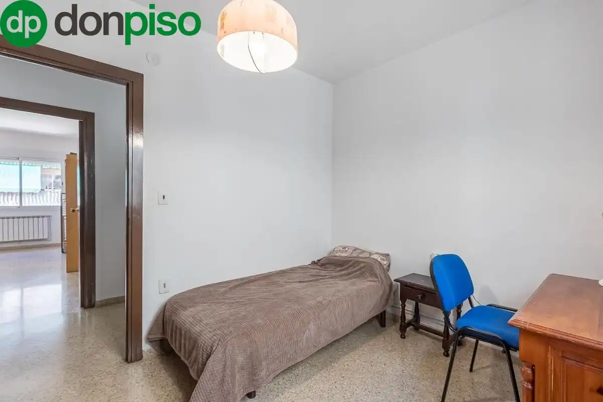 Bedroom of Flat for sale in Granada  with Heating and Balcony