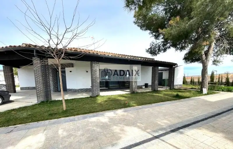 Exterior view of Houses for sale in Tomelloso  with Air Conditioner, Heating and Swimming Pool