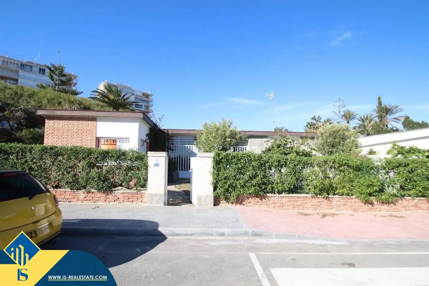 Vista exterior de Casa o xalet de lloguer en Orihuela amb Aire condicionat, Terrassa i Moblat