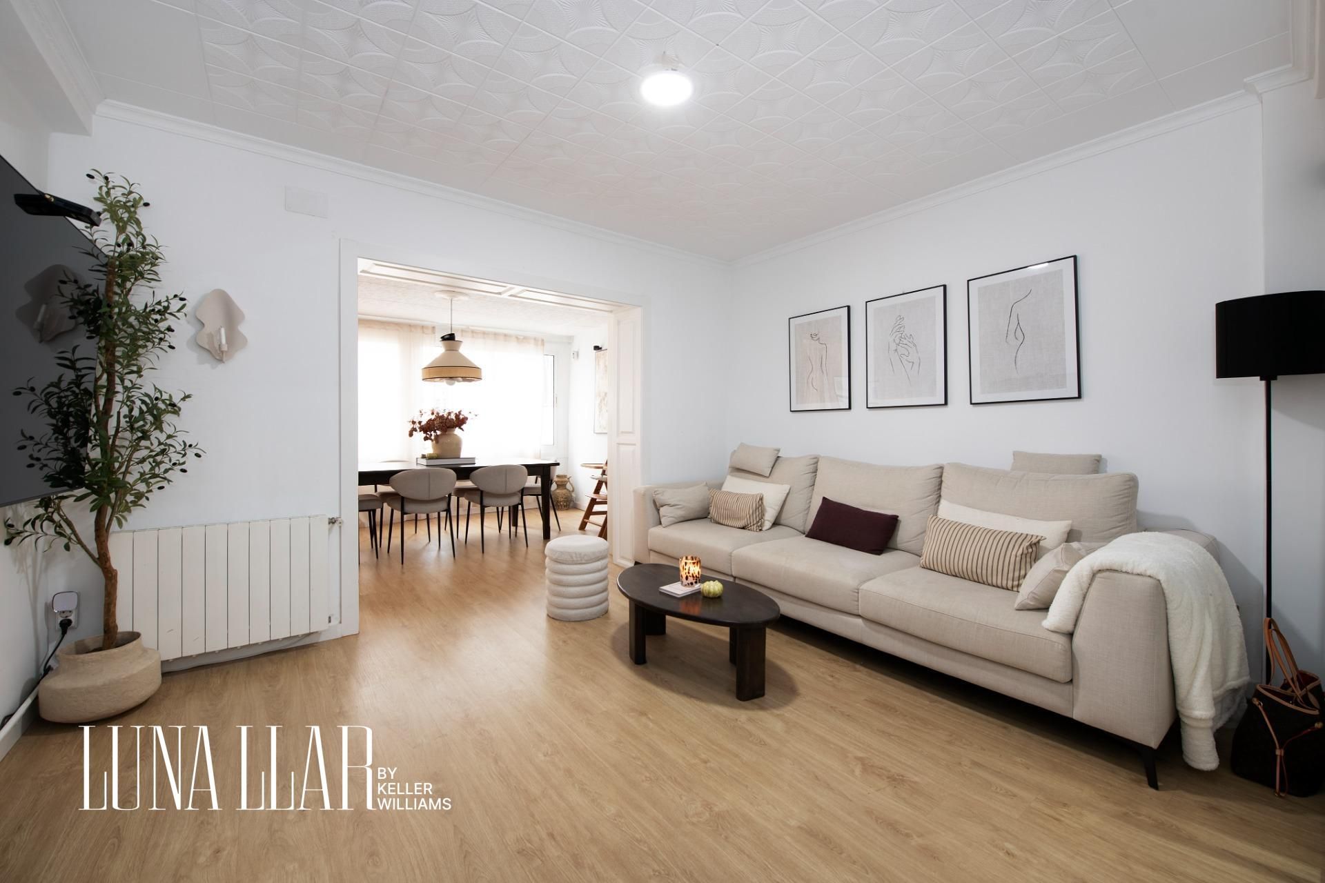 Sala d'estar de Planta baixa en venda en Gavà amb Calefacció, Parquet i Terrassa