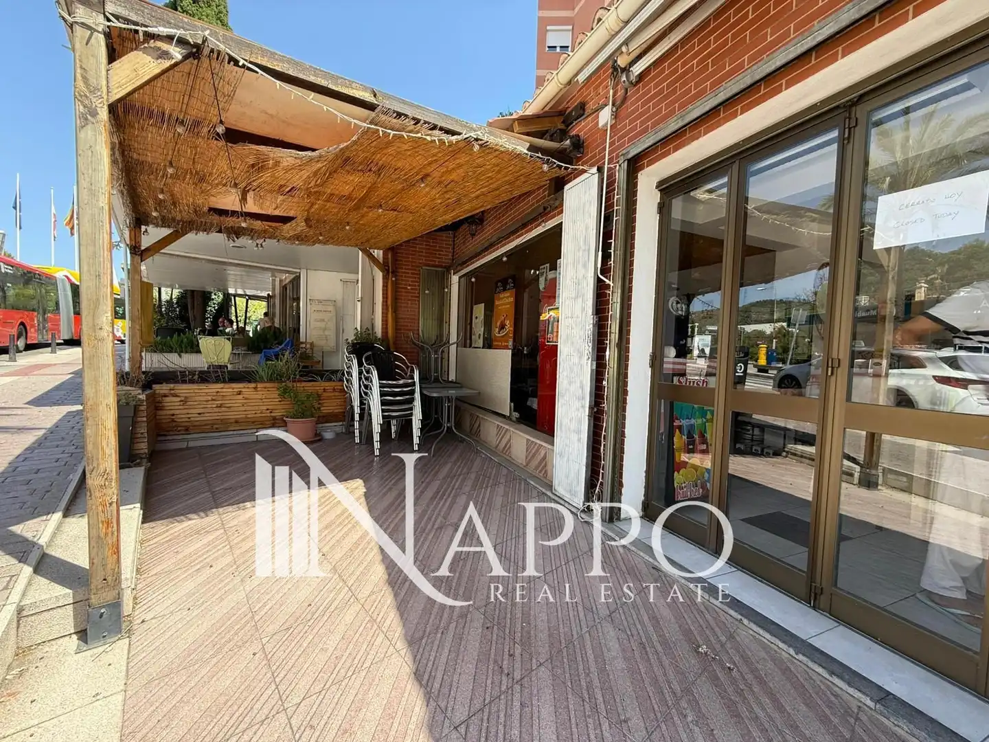 Terrasse von Geschaftsraum zur Miete in Calvià mit Klimaanlage, Terrasse und Internet