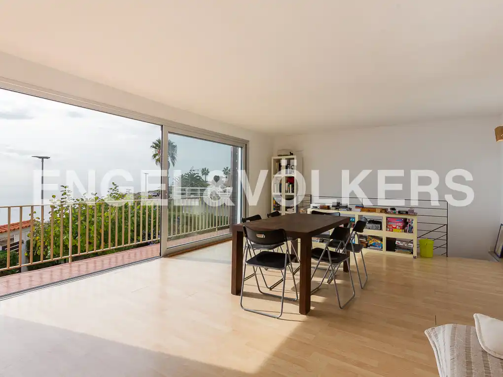 Vista exterior de Casa o xalet en venda en Vinaròs amb Calefacció, Jardí privat i Terrassa