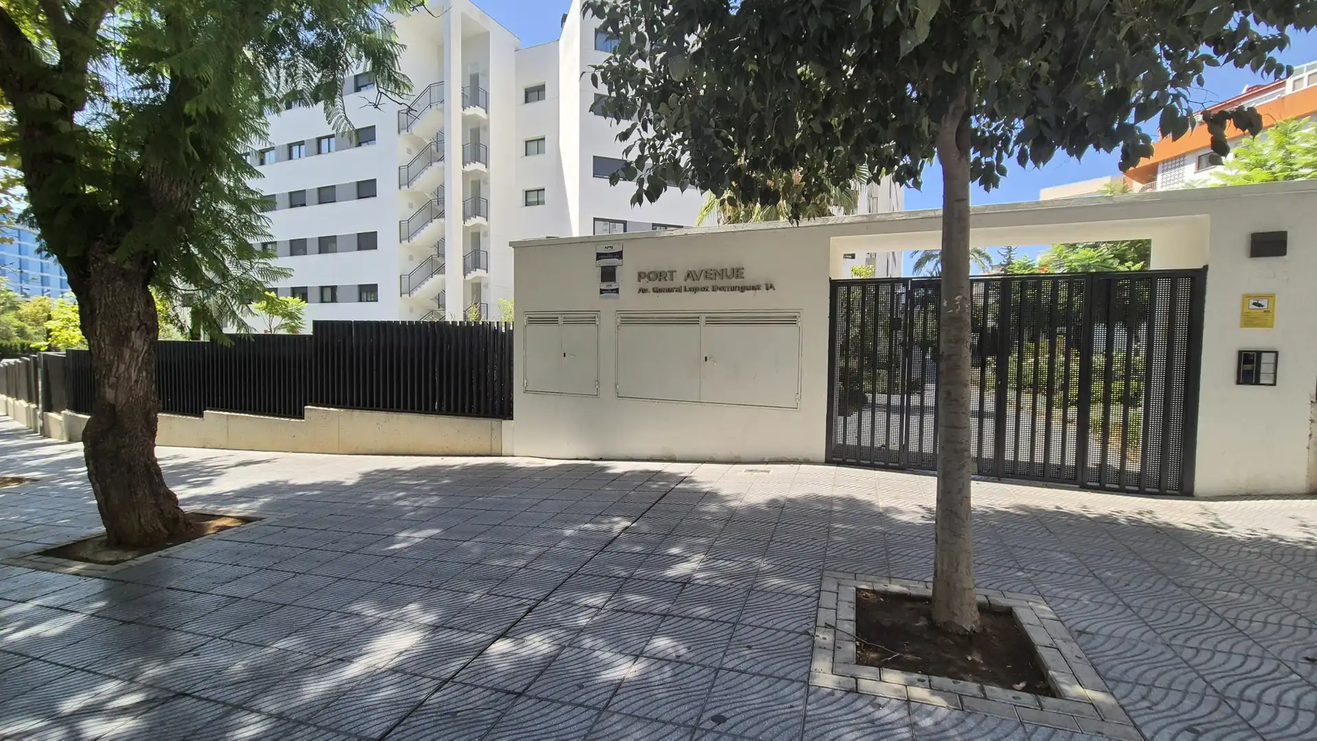 Exterior view of Ground floor for rent in Marbella  with Air Conditioner, Terrace and Storage room