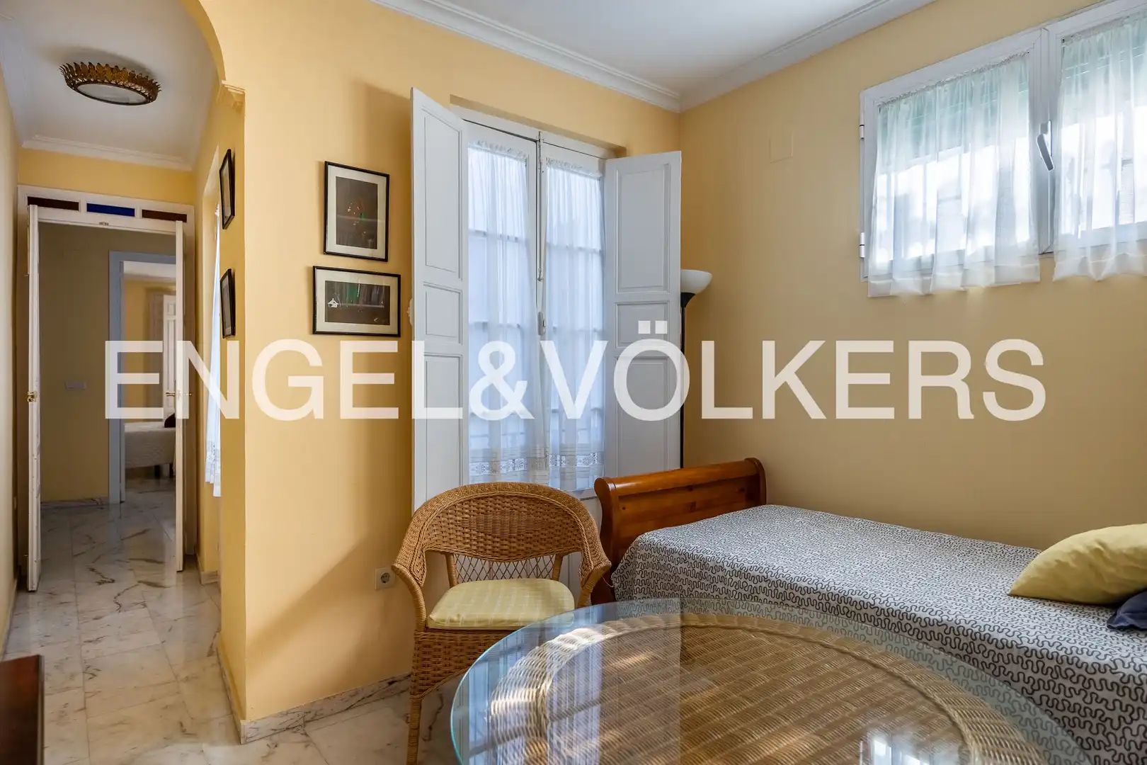 Außenansicht von Haus oder Chalet zum Verkauf in Sevilla mit Klimaanlage, Heizung und Balkon