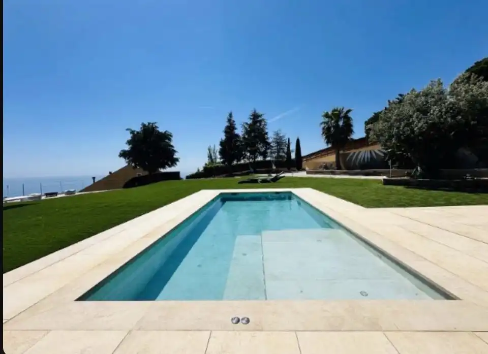 Piscina de Casa o chalet en venta en Mataró con Aire acondicionado, Jardín privado y Parquet