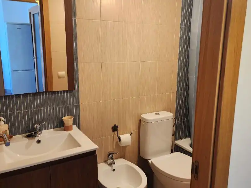 Badezimmer von Wohnung zur Miete in Aljaraque mit Balkon