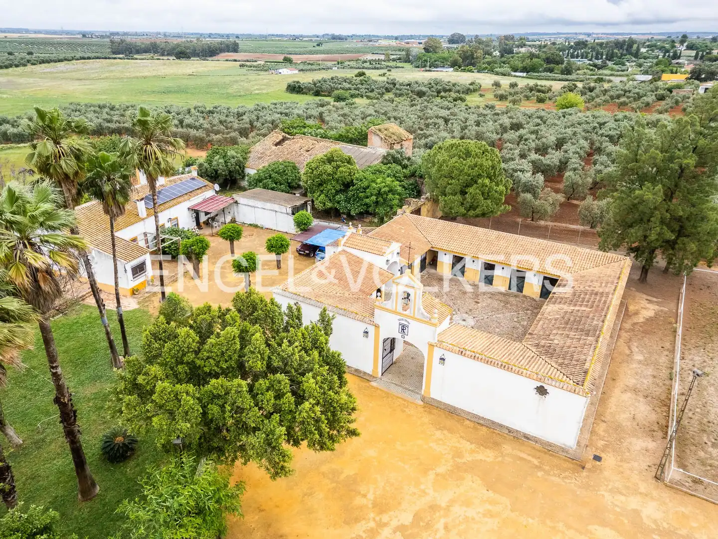 Casa rústica amb terrassa en venda a Mairena del Alcor, imagen 5