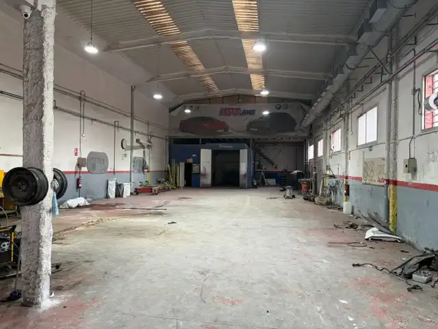 Nau industrial en venda en Leganés
