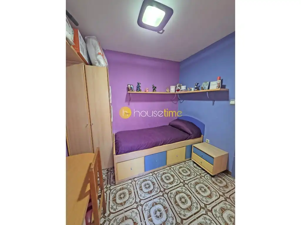 Schlafzimmer von Dachboden zum Verkauf in Badalona